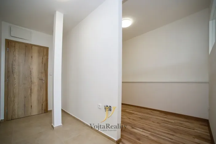 Pronájem bytu 2+kk, Olomouc - Hodolany, Lipenská, 42 m2