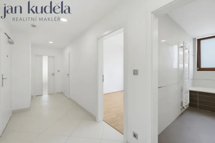 Pronájem bytu 3+kk, Praha - Holešovice, V háji, 74 m2