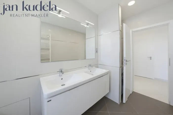 Pronájem bytu 3+kk, Praha - Holešovice, V háji, 74 m2
