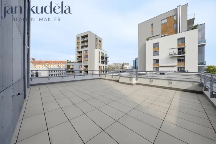 Pronájem bytu 3+kk, Praha - Holešovice, V háji, 74 m2