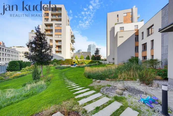 Pronájem bytu 3+kk, Praha - Holešovice, V háji, 74 m2