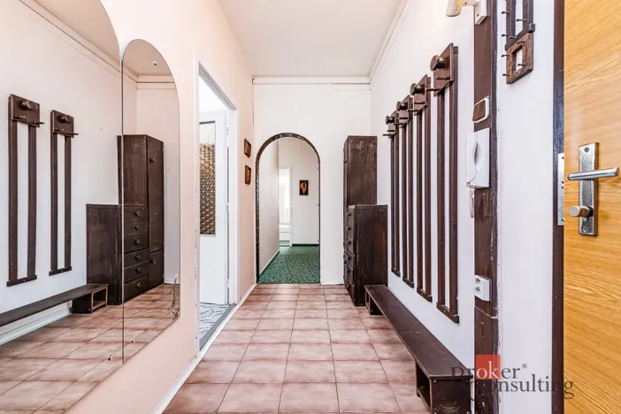 Pronájem bytu 2+1, Praha - Radotín, náměstí Osvoboditelů, 70 m2
