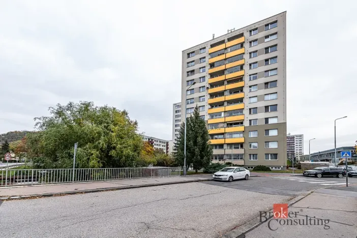 Pronájem bytu 2+1, Praha - Radotín, náměstí Osvoboditelů, 70 m2
