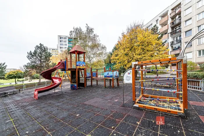 Pronájem bytu 2+1, Praha - Radotín, náměstí Osvoboditelů, 70 m2