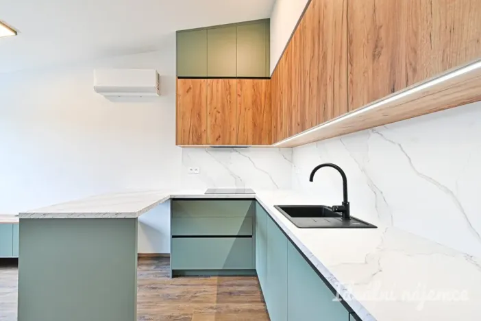 Pronájem bytu 1+kk, Brno - Židenice, Škrochova, 33 m2