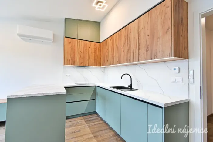 Pronájem bytu 1+kk, Brno - Židenice, Škrochova, 33 m2