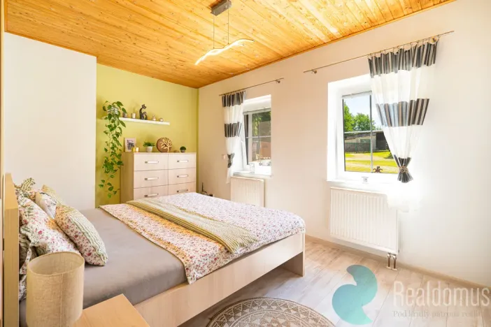 Prodej komerčního pozemku, Ponědrážka, 7758 m2