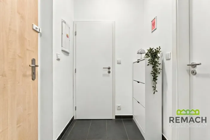 Pronájem bytu 1+kk, Uherské Hradiště, Zahrádky, 31 m2