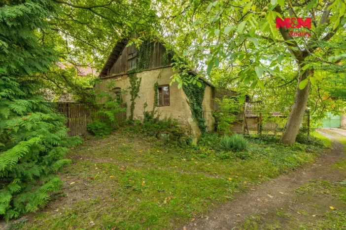 Prodej obchodního prostoru, Buštěhrad, Náměstí, 4516 m2