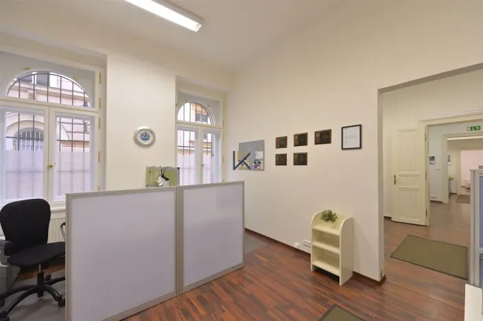 Pronájem obchodního prostoru, Praha, Klimentská, 228 m2