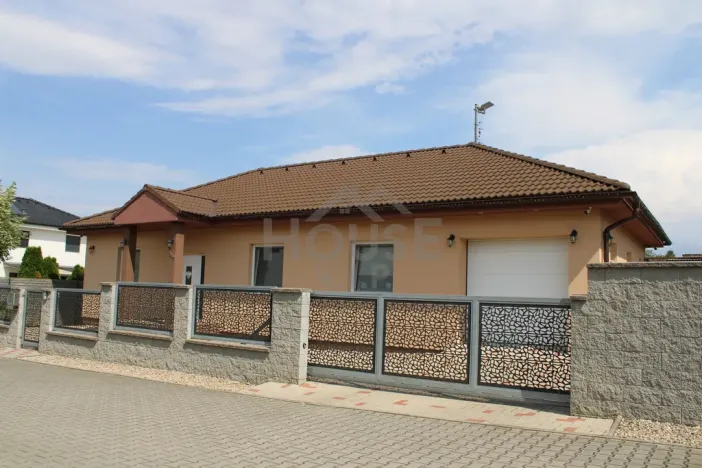 Prodej rodinného domu, Mratín, U Hrušky, 215 m2