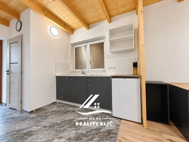 Pronájem bytu 1+kk, Děhylov, Porubská, 30 m2
