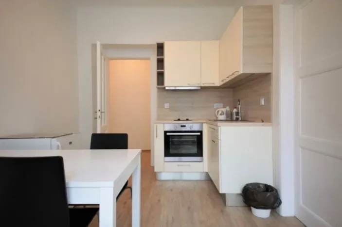 Pronájem bytu 2+kk, Praha - Vršovice, Košická, 43 m2