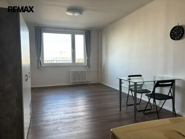 Pronájem bytu 1+kk, Hradec Králové - Nový Hradec Králové, třída Edvarda Beneše, 30 m2
