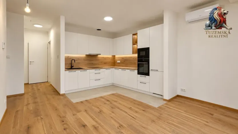 Prodej bytu 2+kk, Bystřice nad Pernštejnem, Masarykovo náměstí, 50 m2