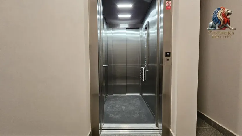 Prodej bytu 2+kk, Bystřice nad Pernštejnem, Masarykovo náměstí, 50 m2