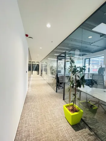 Pronájem kanceláře, Praha - Holešovice, Dělnická, 840 m2