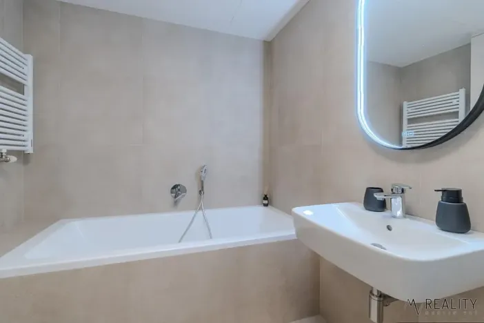 Pronájem bytu 2+kk, Ostrava, Dlouhá, 58 m2