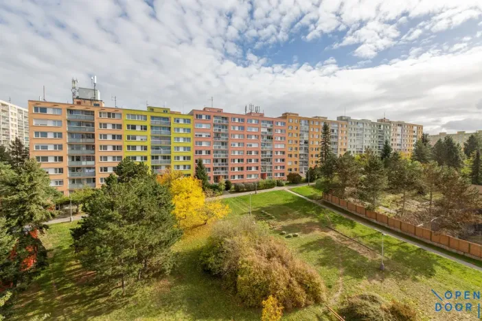Pronájem bytu 2+kk, Praha - Kamýk, Smotlachova, 47 m2