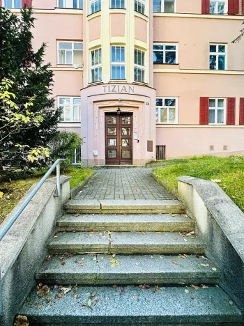 Prodej bytu 2+1, Karlovy Vary, Poděbradská, 56 m2
