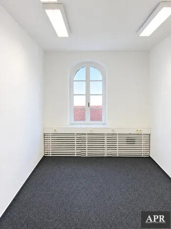 Pronájem kanceláře, Uherský Brod, Masarykovo nám., 16 m2
