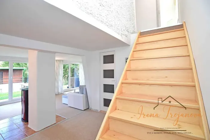 Prodej chaty, Lešany, 85 m2