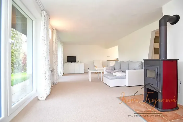 Prodej chaty, Lešany, 85 m2