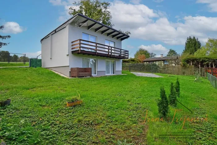Prodej chaty, Lešany, 85 m2