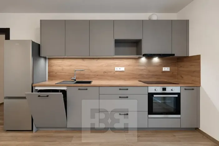Pronájem bytu 2+kk, České Budějovice, Generála Klapálka, 55 m2
