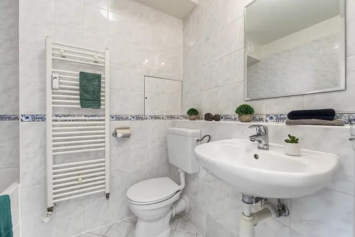 Prodej bytu 1+kk, Praha - Troja, Hnězdenská, 33 m2