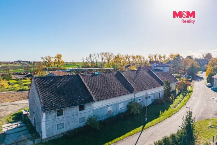 Prodej zemědělské usedlosti, Dobrovice - Libichov, 300 m2