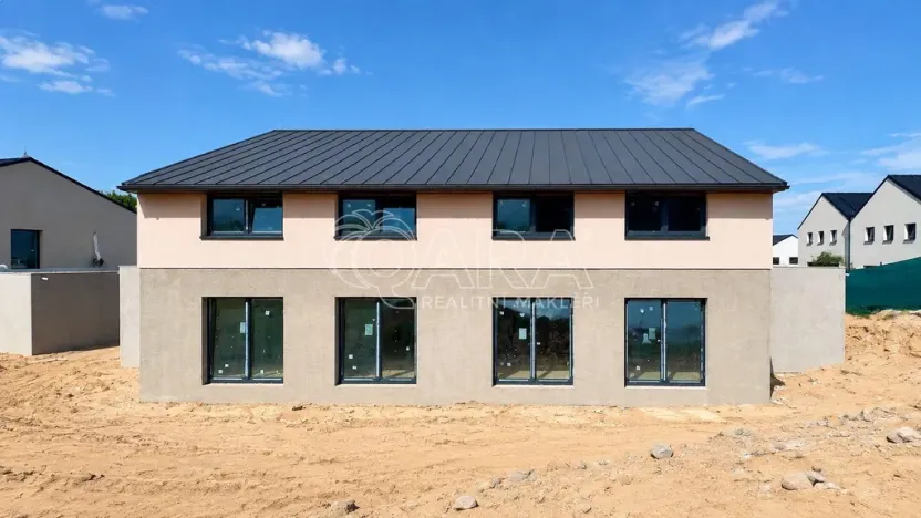 Prodej rodinného domu, Kamenice - Ládví, Lomená, 156 m2