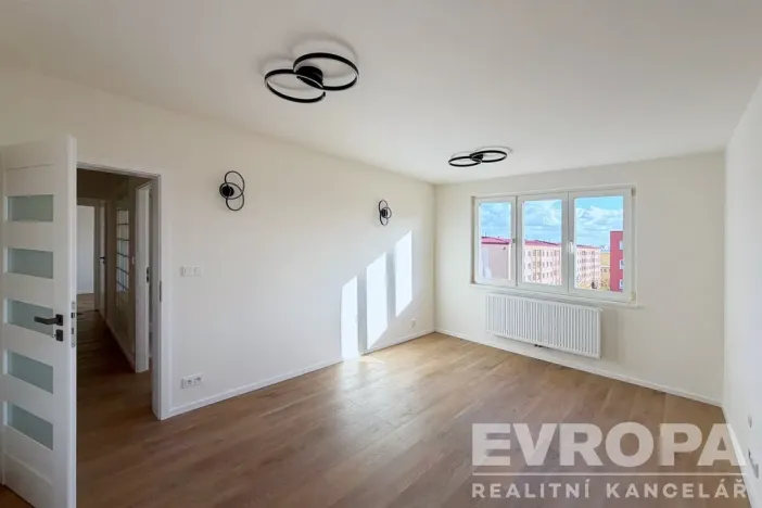 Pronájem bytu 2+1, Praha - Malešice, Počernická, 52 m2