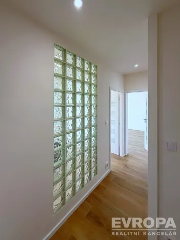 Pronájem bytu 2+1, Praha - Malešice, Počernická, 52 m2