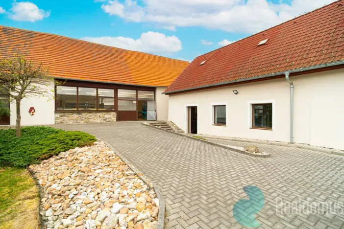 Prodej výrobních prostor, Radošovice, 1075 m2