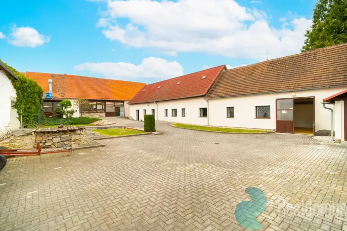 Prodej výrobních prostor, Radošovice, 1075 m2