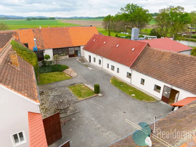 Prodej výrobních prostor, Radošovice, 1075 m2