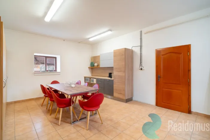 Prodej výrobních prostor, Radošovice, 1075 m2