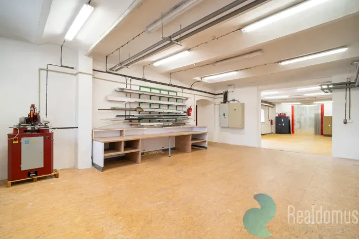 Prodej výrobních prostor, Radošovice, 1075 m2