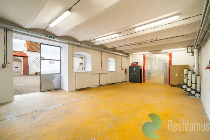 Prodej výrobních prostor, Radošovice, 1075 m2
