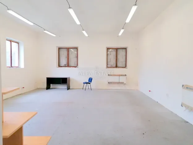 Pronájem skladu, Karlovy Vary - Dvory, V. Meerwalda, 87 m2