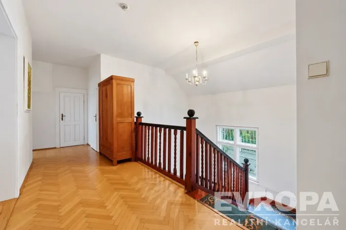 Prodej vily, Praha - Motol, U hrušky, 395 m2