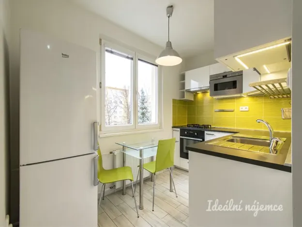 Pronájem bytu 2+1, Praha - Malešice, Přistoupimská, 54 m2
