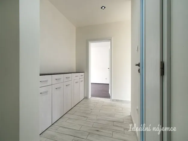 Pronájem bytu 2+1, Praha - Malešice, Přistoupimská, 54 m2