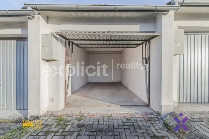 Prodej garáže, Staré Město, Kopánky, 16 m2