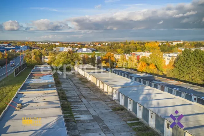 Prodej garáže, Staré Město, Kopánky, 16 m2