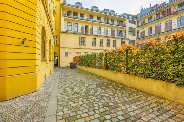 Pronájem bytu 2+1, Praha, Štefánikova, 61 m2