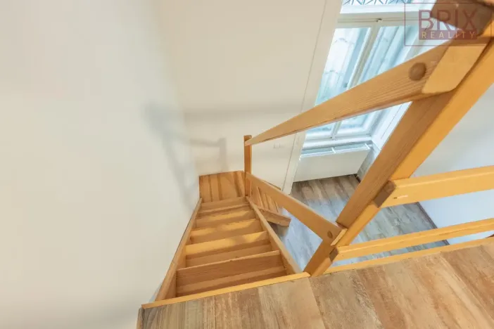 Pronájem bytu 2+1, Praha, Štefánikova, 61 m2