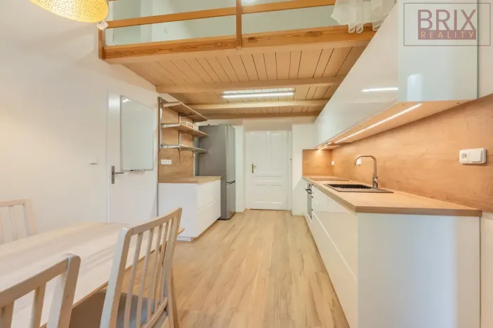Pronájem bytu 2+1, Praha, Štefánikova, 61 m2