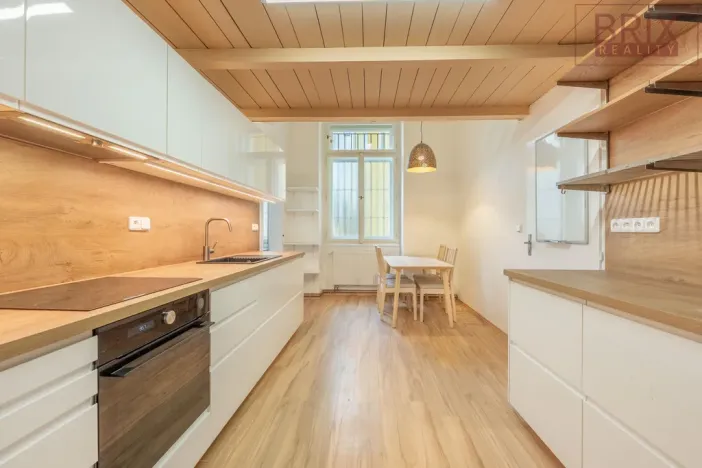 Pronájem bytu 2+1, Praha, Štefánikova, 61 m2